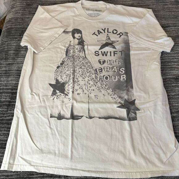 TAYLOR SWIFT The Eras Tour T-Shirt Official Merch, Speak Now Enchanted SOO - Picture 3 of 9